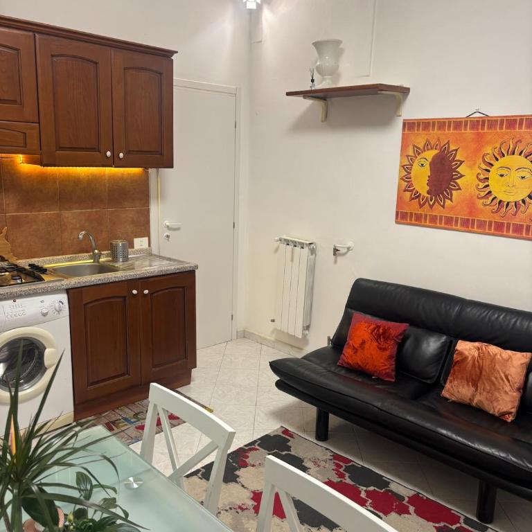 Nic Roma - One-Bedroom Apartment - 1