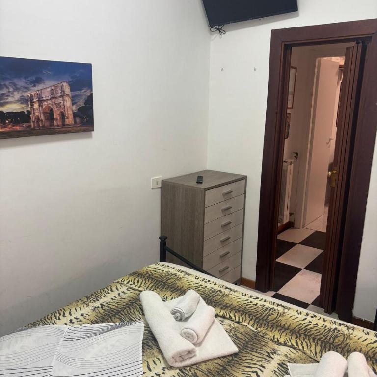 Nic Roma - One-Bedroom Apartment - 4
