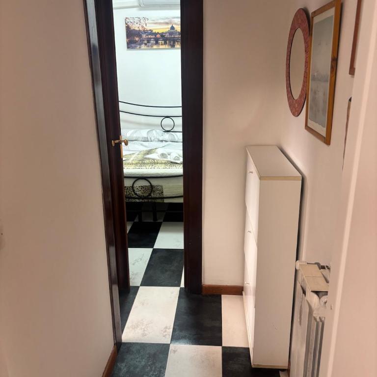 Nic Roma - One-Bedroom Apartment - 5