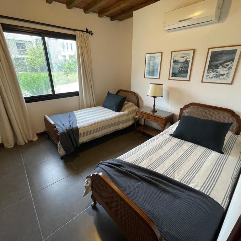 Barrio Cerrado Parada 30 IDEAL PARA 2 FAMILIAS con hijos - Casa de 5 dormitorios - 18