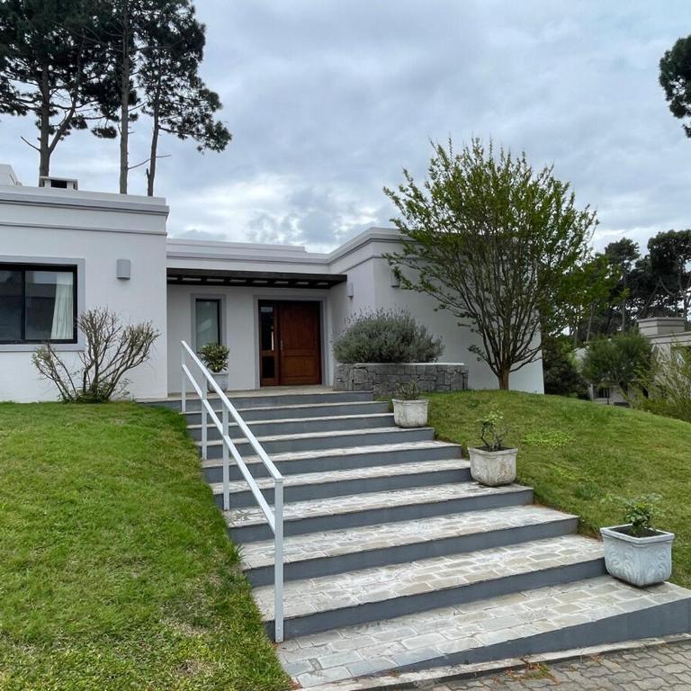Barrio Cerrado Parada 30 IDEAL PARA 2 FAMILIAS con hijos - Casa de 5 dormitorios - 28
