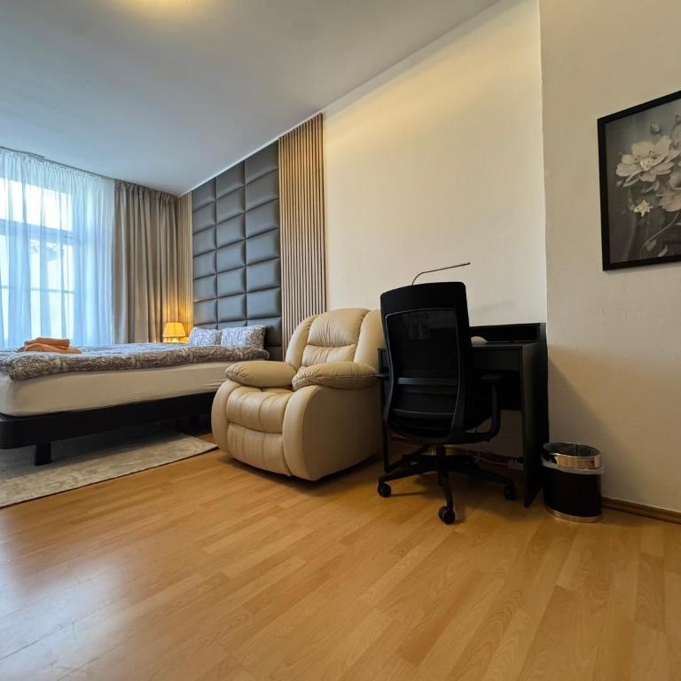 Isartor Rooms - SHARED BATHROOM - Chambre Double avec Salle de Bains Commune - 4