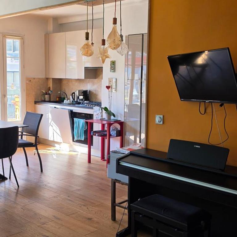 Elena Residence -- 3 Rooms--Balcony & Terrace - Appartement 2 Chambres - 1