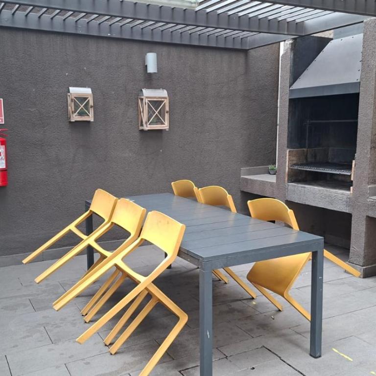 Acogedor y Moderno, a pasos de San Alberto Hurtado L1 - One-Bedroom Apartment with City View - 13