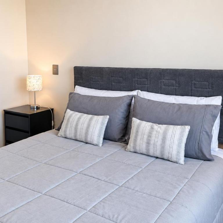 Acogedor y Moderno, a pasos de San Alberto Hurtado L1 - One-Bedroom Apartment with City View - 2