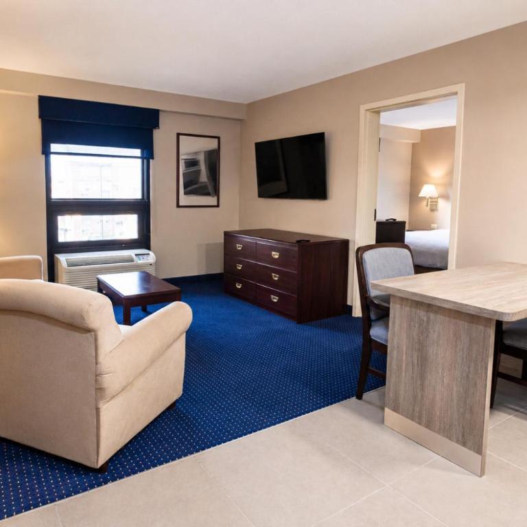 Wyndham Garden Monterrey Norte - Suite con cama extragrande - No fumadores - 1