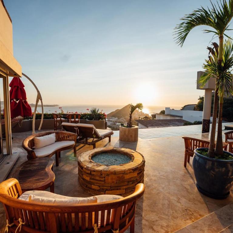 Pedregal Villa with 75-ft Pool and Panoramic Views - Villa - 93