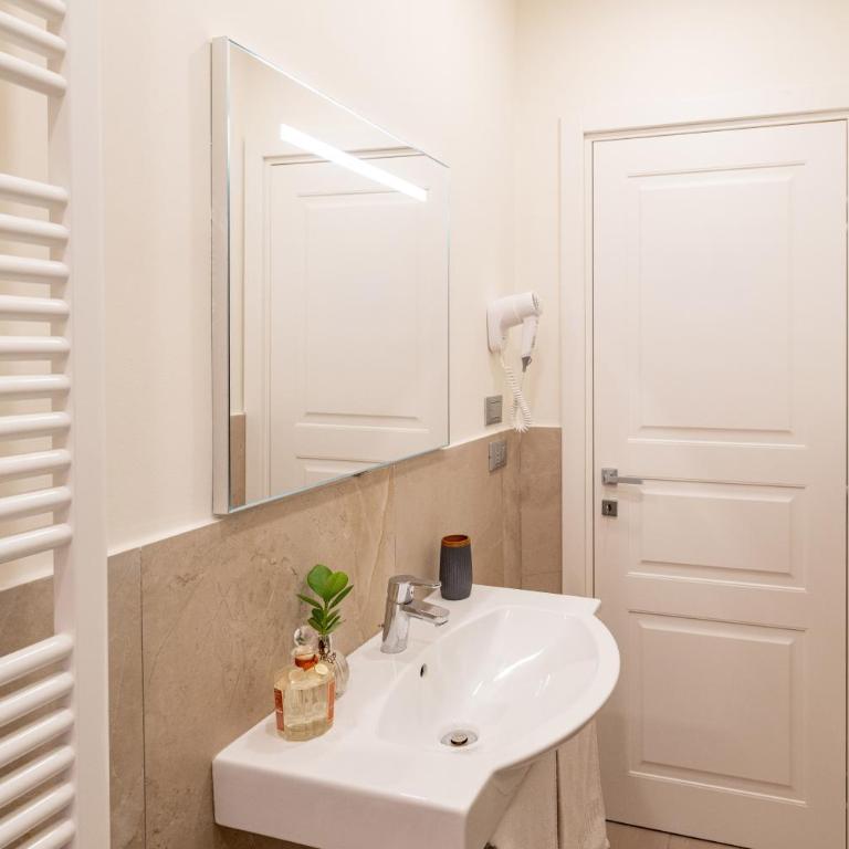 Mamma Mia Holidays - Nettuno Apartment - Deluxe One-Bedroom Apartment with City View - 12