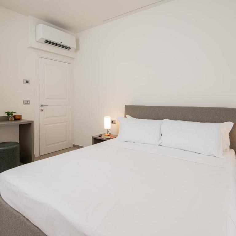 Mamma Mia Holidays - Nettuno Apartment - Deluxe One-Bedroom Apartment with City View - 11