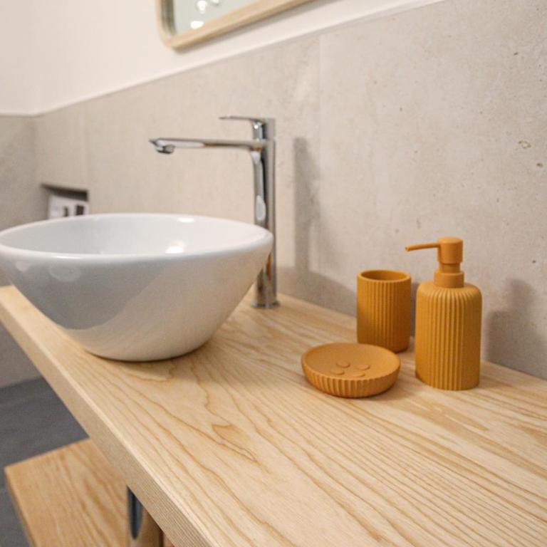 Suite HollidayHouse - vista mare - Appartamento Loft con 1 Camera da Letto e Balcone - 2