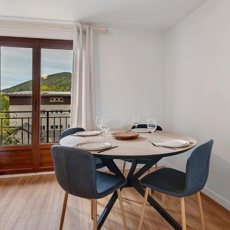 Le belle vue - Two-Bedroom Deluxe Apartment with Garden View - 6