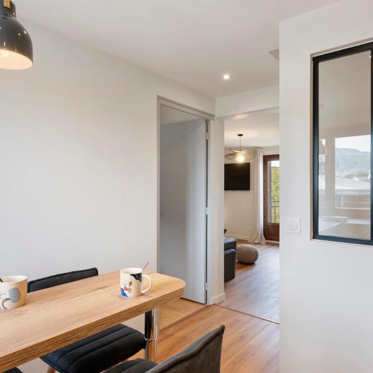 Le belle vue - Two-Bedroom Deluxe Apartment with Garden View - 17