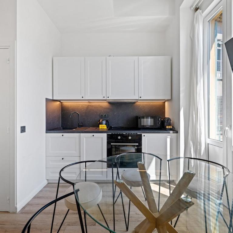 3BR Duplex w/ Balcony & A/C - Port of Nice | By Airnest - Appartamento - 29