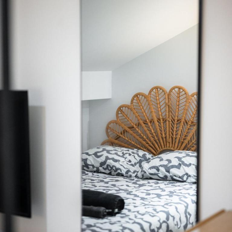 3BR Duplex w/ Balcony & A/C - Port of Nice | By Airnest - Appartamento - 16
