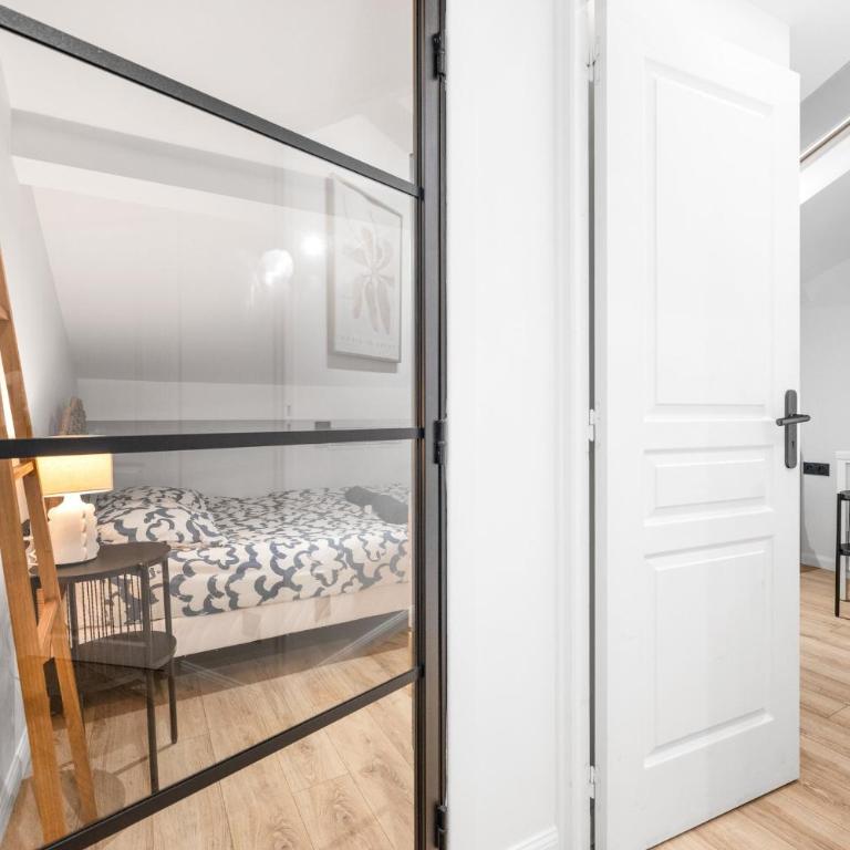 3BR Duplex w/ Balcony & A/C - Port of Nice | By Airnest - Appartamento - 31