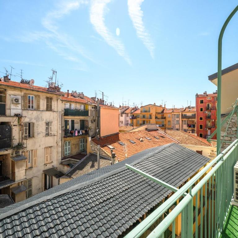 3BR Duplex w/ Balcony & A/C - Port of Nice | By Airnest - Appartamento - 2