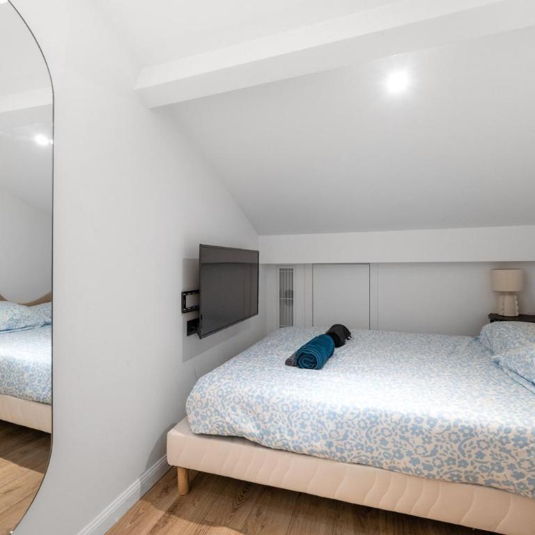 3BR Duplex w/ Balcony & A/C - Port of Nice | By Airnest - Appartamento - 32