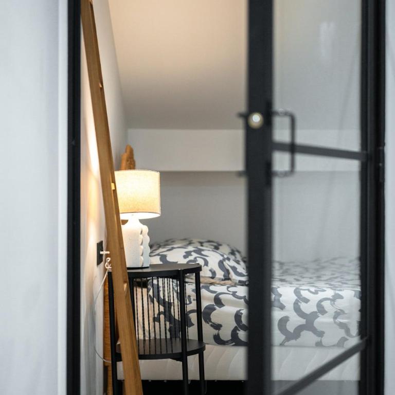 3BR Duplex w/ Balcony & A/C - Port of Nice | By Airnest - Appartamento - 14
