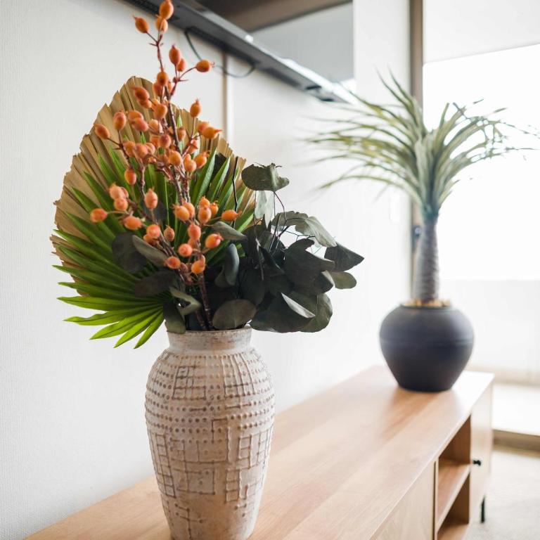 Stylish 2BR City Flat Modern Design and Comfort - Apartment - 20