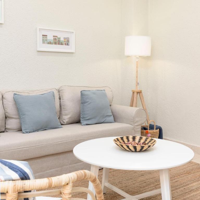 Beach home with room balconies - Apartment mit 2 Schlafzimmern - 10