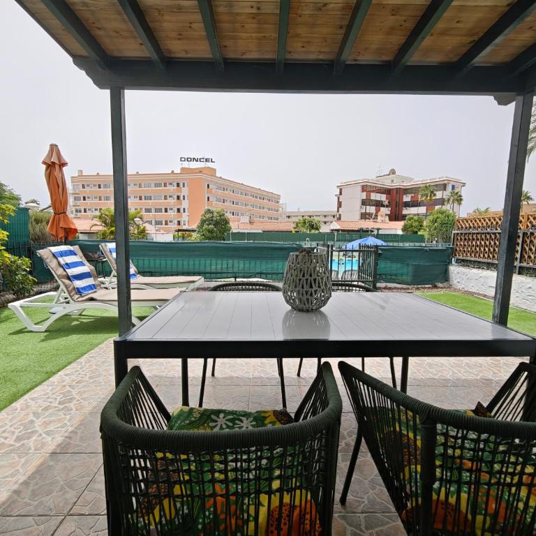 2 bedroom bungalow with parking - Casa de 2 dormitorios - 2