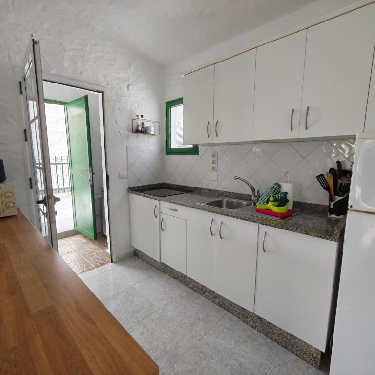 2 bedroom bungalow with parking - Casa de 2 dormitorios - 31