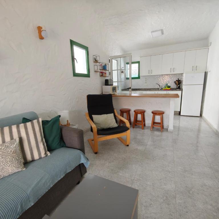 2 bedroom bungalow with parking - Casa de 2 dormitorios - 8