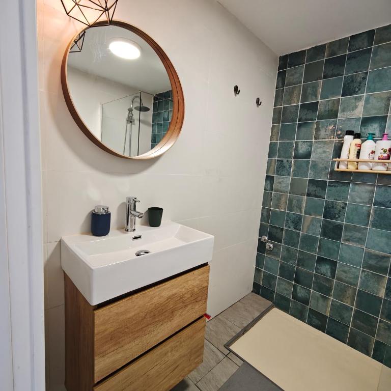 2 bedroom bungalow with parking - Casa de 2 dormitorios - 52