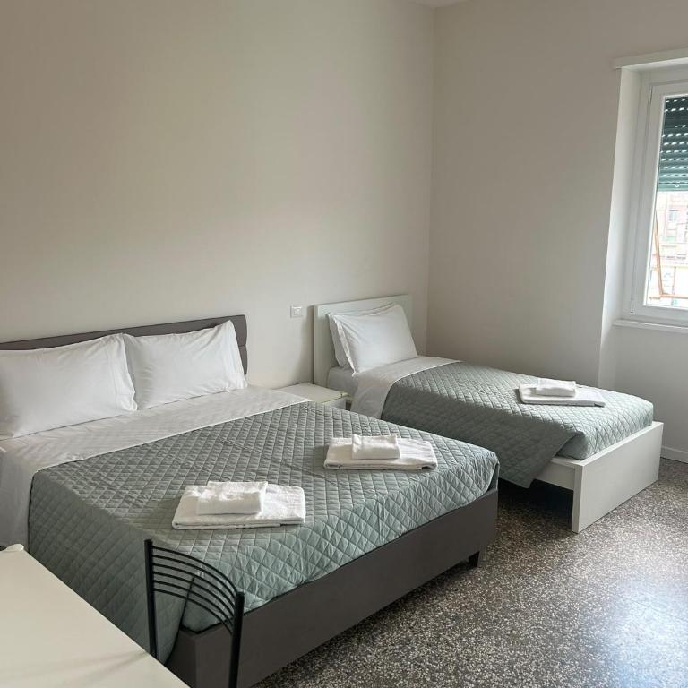 Elle Pyramid Apartment 1 - Three-Bedroom Apartment - 16