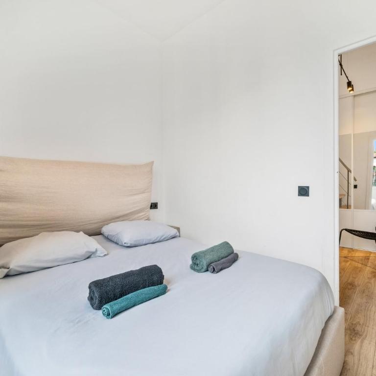 3BR Duplex for 6 - Nice Port Quarter | By Airnest - Apartamento - 25