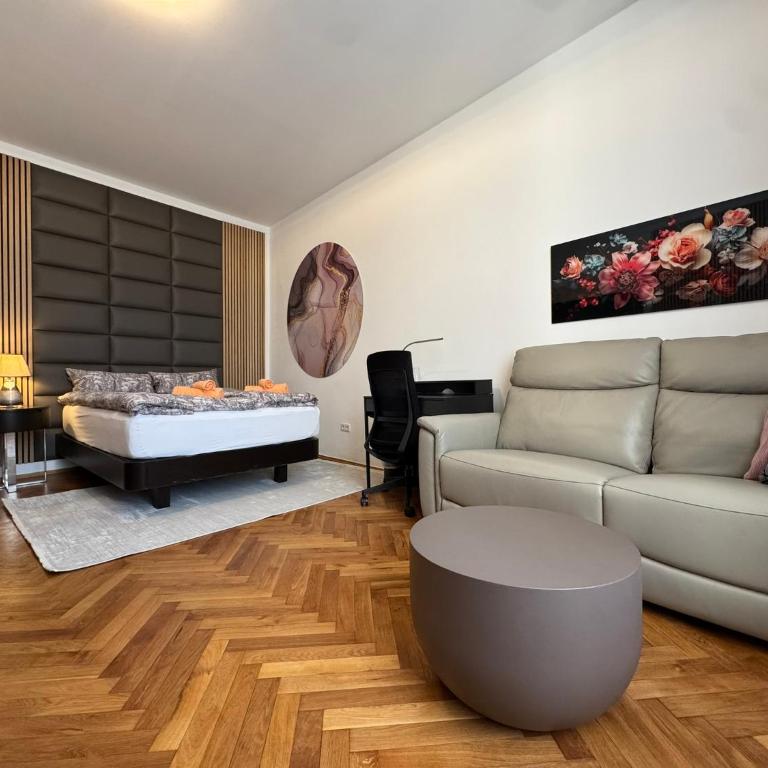 Isartor Rooms - SHARED BATHROOM - Chambre Double avec Salle de Bains Commune - 4