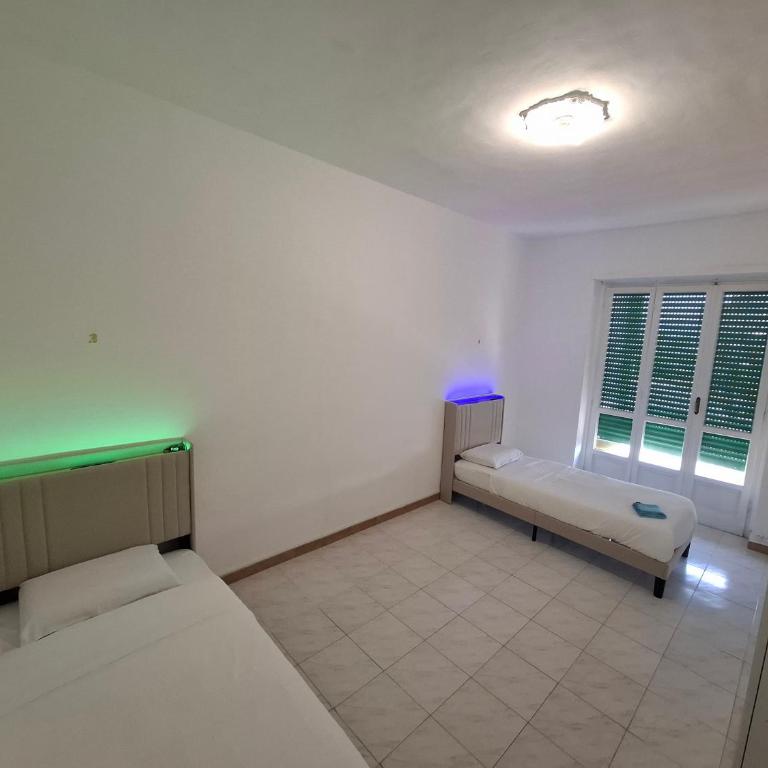 CozyNeat Spot - Posto Letto in Dormitorio Misto - 2