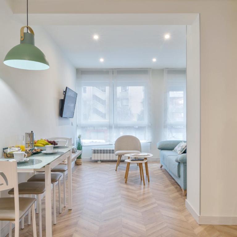 Apartamento moderno y cálido a 9 min de la playa - Appartement - 32