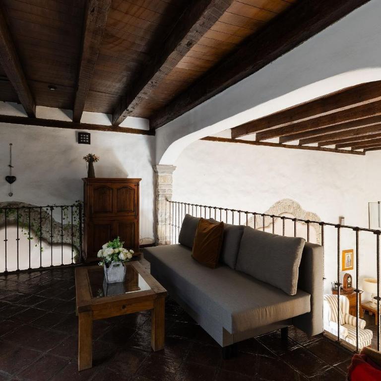 Casa La Virgen | Washing machine + Parking - Two-Bedroom House - 27