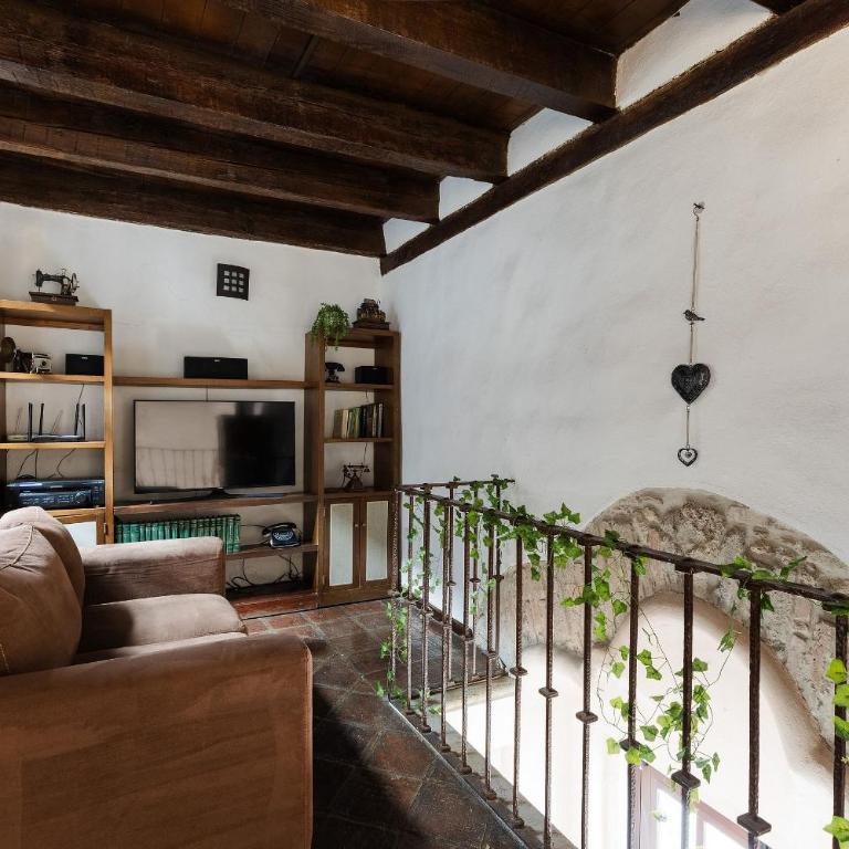 Casa La Virgen | Washing machine + Parking - Two-Bedroom House - 17