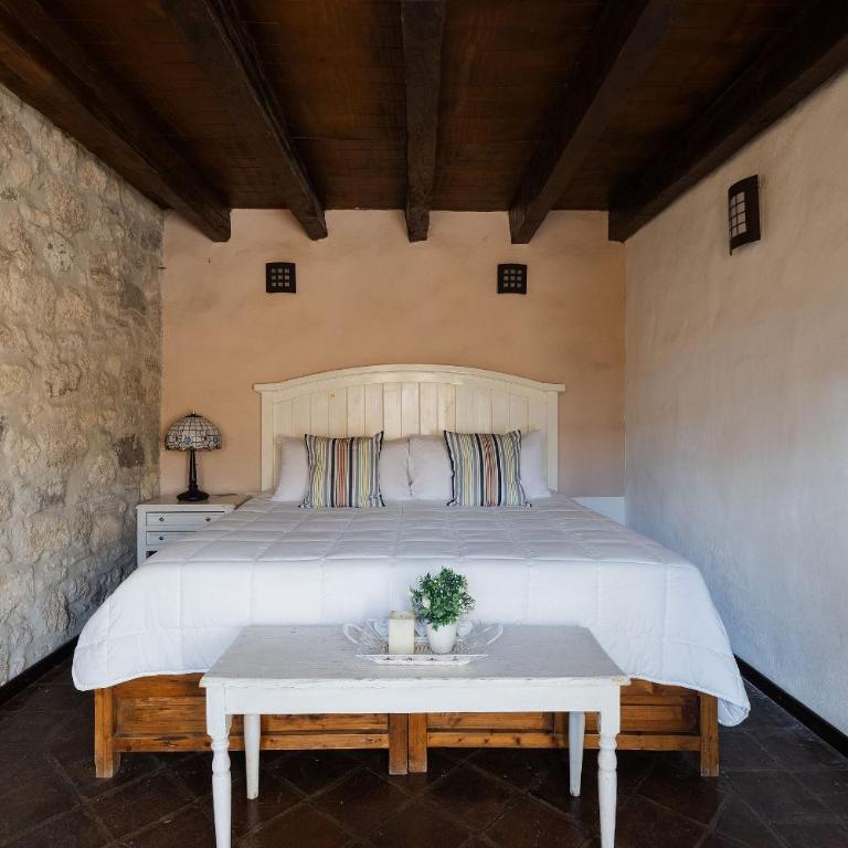 Casa La Virgen | Washing machine + Parking - Two-Bedroom House - 9