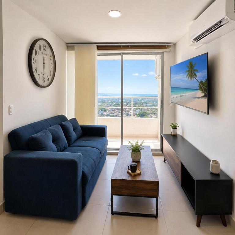 Tropical Midnight, Sea Views & Pool, Wi-Fi - Three-Bedroom Apartment with Sea View - 12