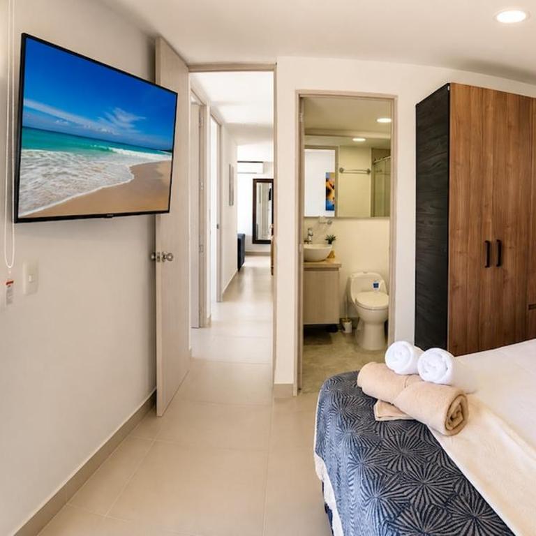 Tropical Midnight, Sea Views & Pool, Wi-Fi - Three-Bedroom Apartment with Sea View - 21