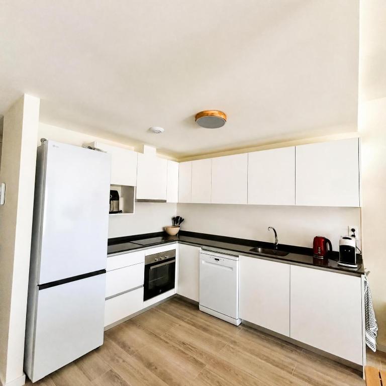 New 3-Bedroom Apartment with Panoramic Views Pool Gym & Parking in Habitat Valle Romano - Three-Bedroom Apartment - 8