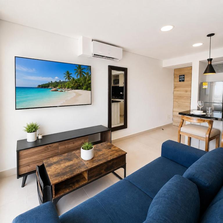 Tropical Midnight, Sea Views & Pool, Wi-Fi - Three-Bedroom Apartment with Sea View - 27