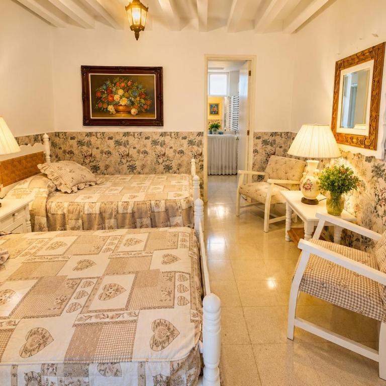 Casa Carlota Exclusive Mansion Pool & Garden - Vacation Home - 7
