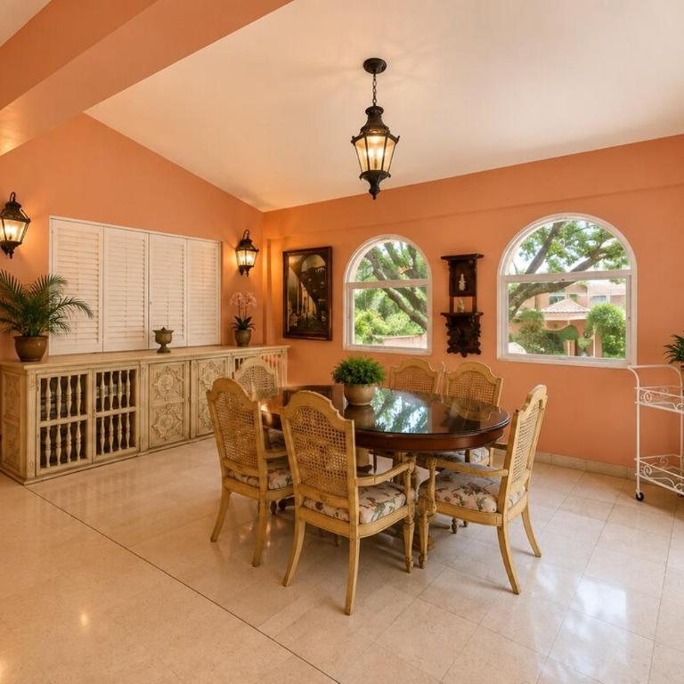 Casa Carlota Exclusive Mansion Pool & Garden - Vacation Home - 8