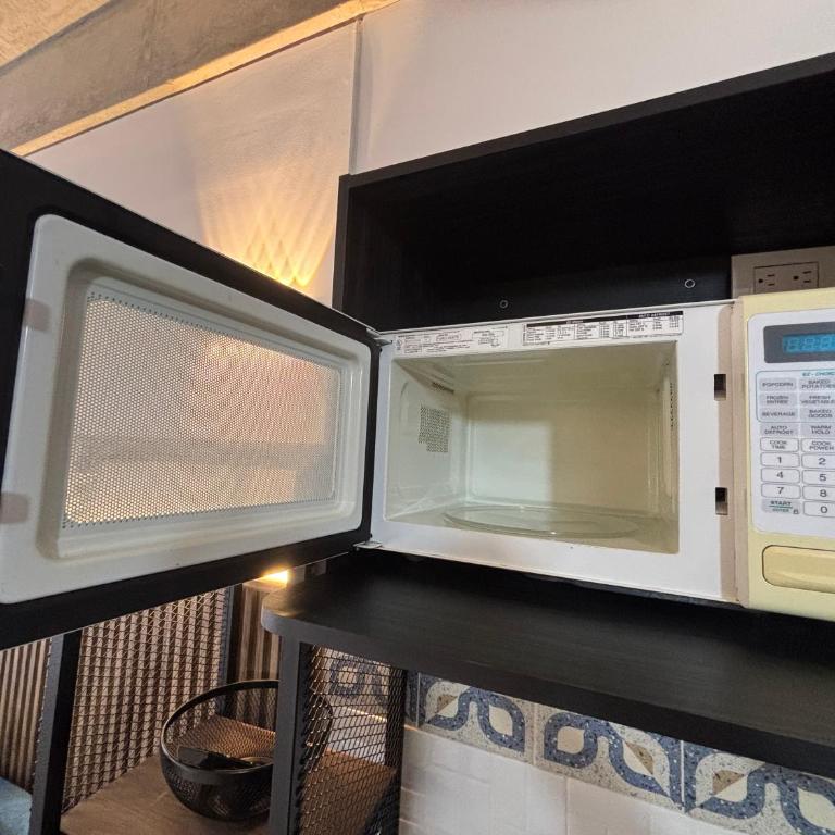 USA Embassy Corferias Malls Security 10 minutes to Connecta - Double Room with Garden View - 3