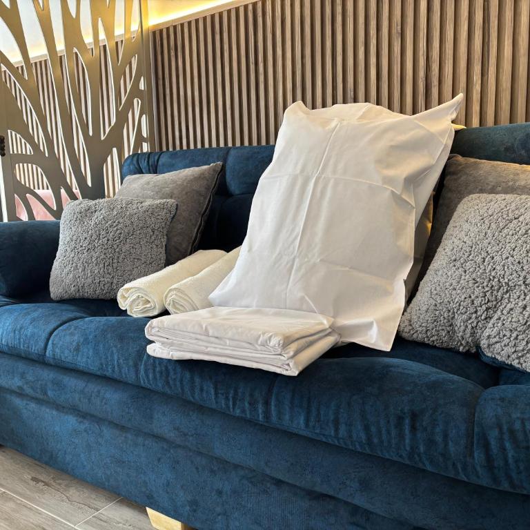 USA Embassy Corferias Malls Security 10 minutes to Connecta - Double Room with Garden View - 4