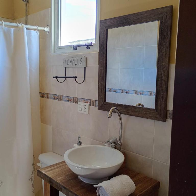 Argentina Refugio de Montaña - Habitación Familiar con baño privado - 2