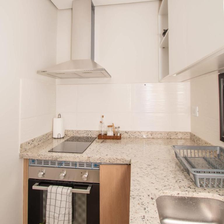 Modern 1 Bedroom Apartment with Pool and Gym - Apartment - 3