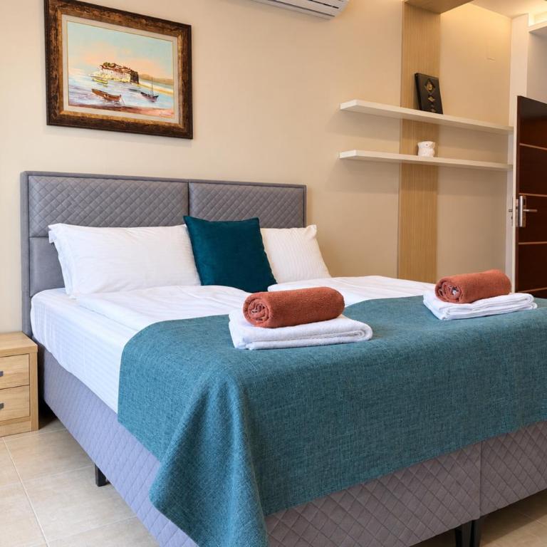 Porta Budva Residences - Near Old Town - Apartment mit 2 Schlafzimmern und Terrasse - 16