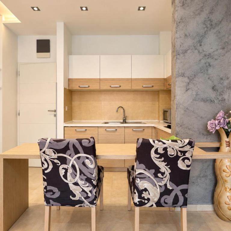 Porta Budva Residences - Near Old Town - Apartment mit 2 Schlafzimmern und Terrasse - 15