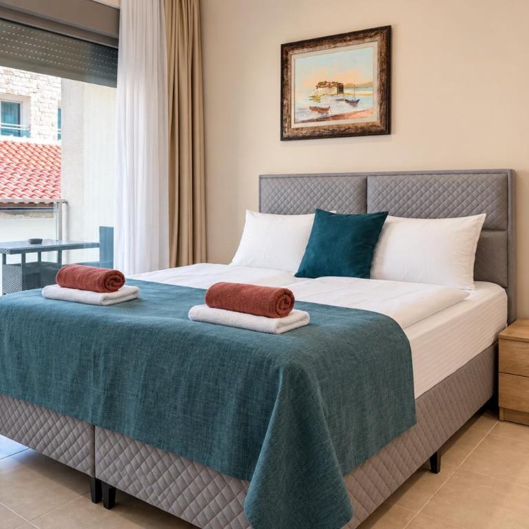 Porta Budva Residences - Near Old Town - Apartment mit 2 Schlafzimmern und Terrasse - 9