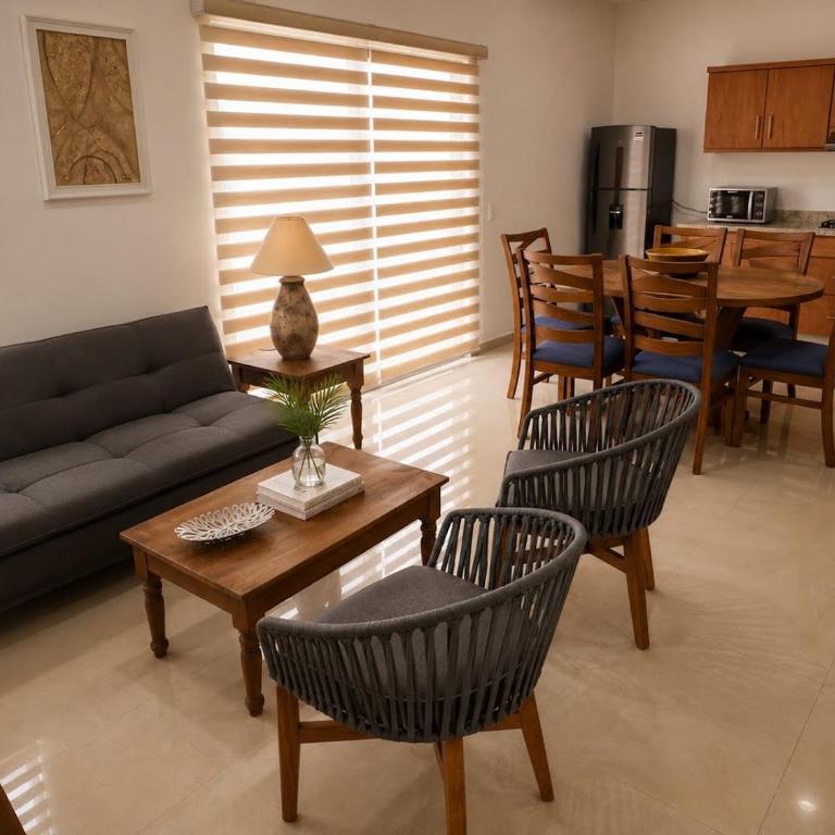 2br 1ba Condo 1 block to ocean Condo 1 - Apartamento de 2 dormitorios con terraza - 5